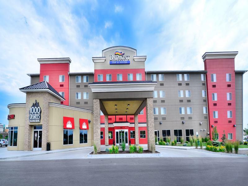 Baymont By Wyndham Grand Forks Hotel Exterior photo